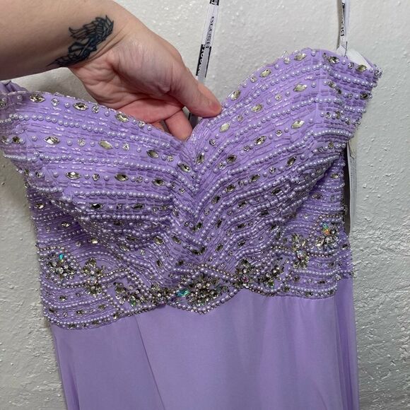 Blush Lavender Sweetheart Neckline Embellished Gown - Picture 13 of 16